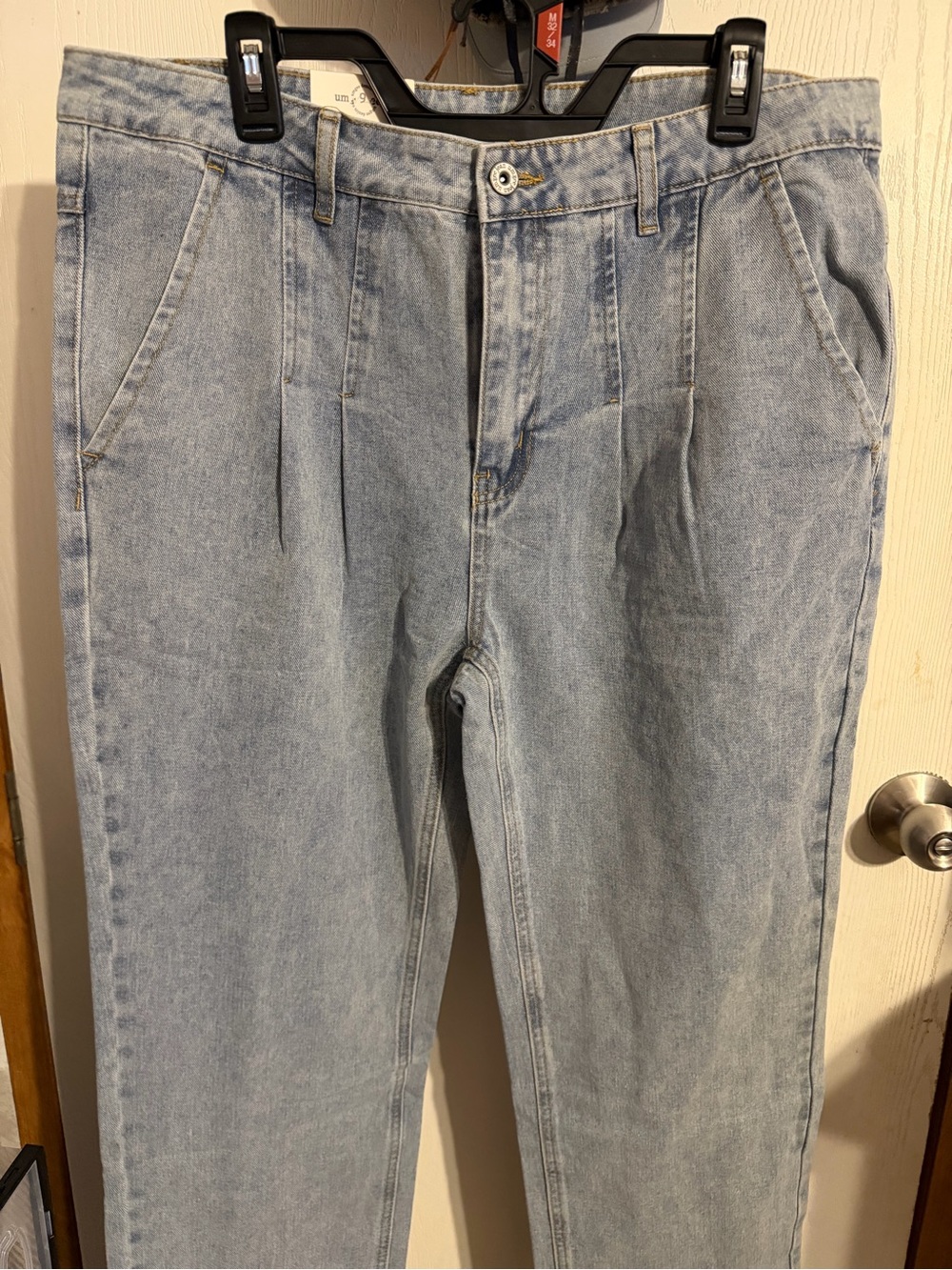 NWT Umgee Light Wash High Rise Pleated Mom Jeans Size 9 Straight Leg